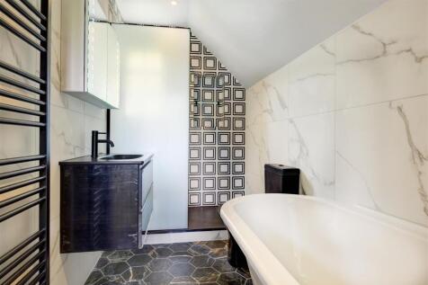 D0373 1 brookland close bath3.jpg