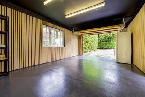 D0373 1 brookland close garage3.jpg