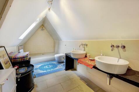 D0397 21 northway topBath.jpg