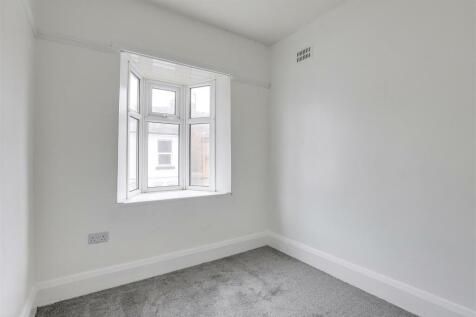 Third Bedroom - 23 Merchant.jpg