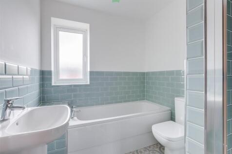 BATHROOM MEADOWCROFT.jpg
