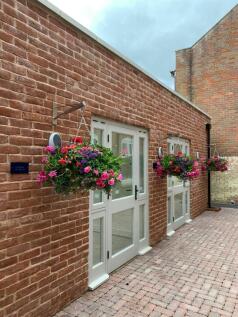 OX9 Courtyard Pods.jpg