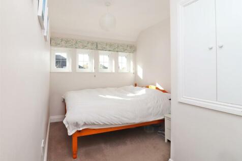 bedroom 2.JPG