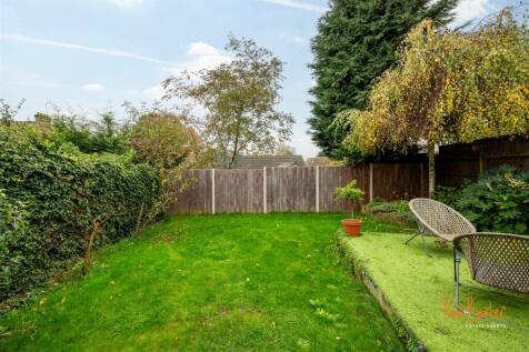 241028 - 61 Carlisle Avenue, St Albans - 05 [WM].j