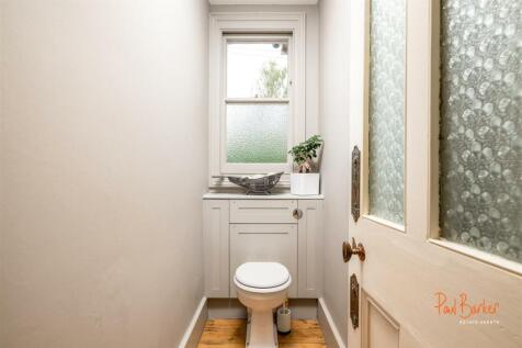 241028 - 61 Carlisle Avenue, St Albans - 24 [WM].j