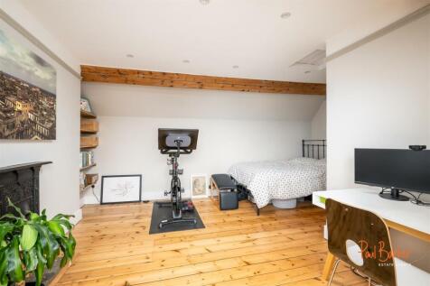 241028 - 61 Carlisle Avenue, St Albans - 27 [WM].j