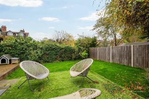 241028 - 61 Carlisle Avenue, St Albans - 06 [WM].j