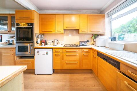 2A-Langley-Crescent-1011.jpg