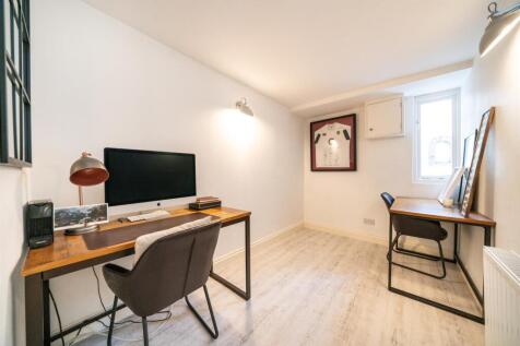 4-Lindsay-Court-1010.jpg
