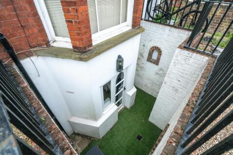 4-Lindsay-Court-1014.jpg