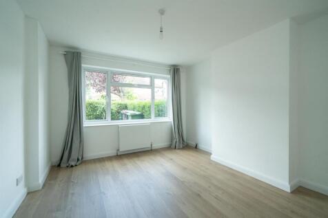 30-Pondfield-Crescent-1008.jpg