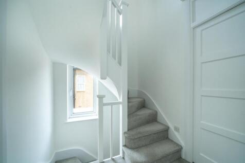 30-Pondfield-Crescent-1021.jpg
