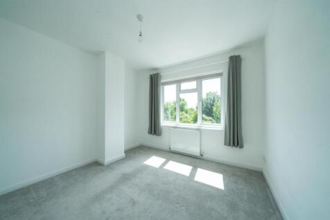 30-Pondfield-Crescent-1020.jpg