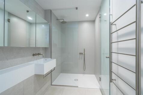 Lower Ground Shower Room