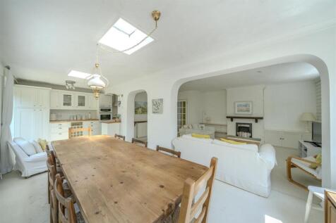 Dining into Lounge