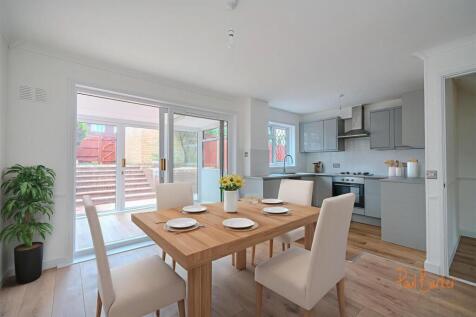 54-Holyrood-Crescent-1016 - Dining Room - Standard