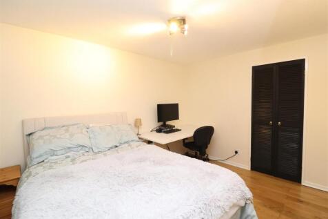 bedroom 2,2.JPG
