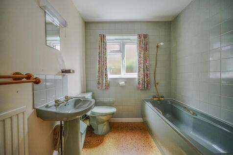Bathroom.jpg