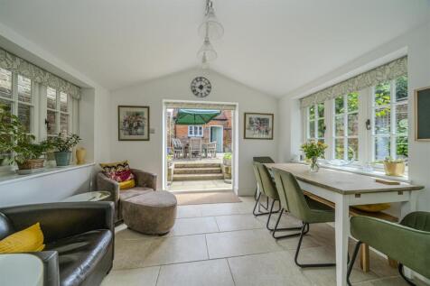 Breakfast Room 1
