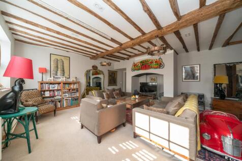Lounge/Sitting Room