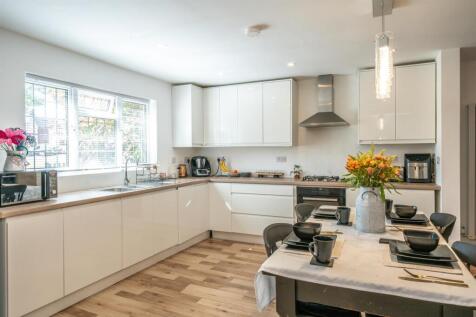 Kitchen Dining Area