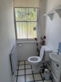 Toilet.jpg