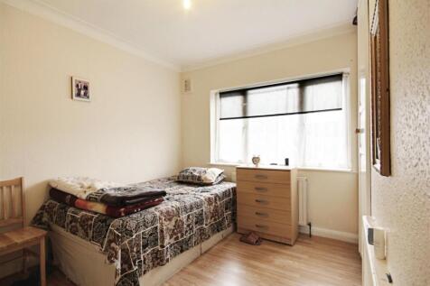MASTER BEDROOM.jpg