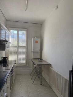 Kitchen 2.jpg