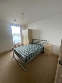 Second bedroom..jpg