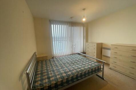 Main bedroom..jpg