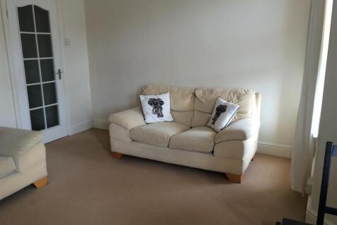 Lounge 4.JPG