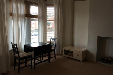 Lounge 1.JPG