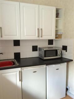 Kitchen 2.JPG