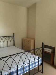 front bedroom 1.JPG
