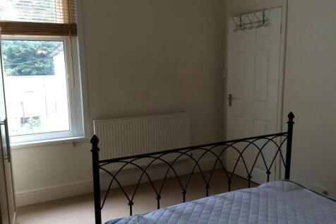front bedroom 2.JPG