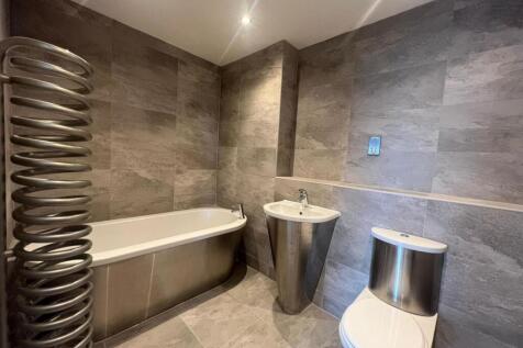 bathroom .jpg