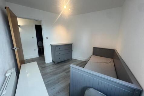 bedroom2.jpg