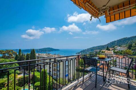 For sale apartment with sea view in Villefranche-s