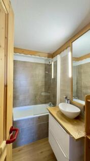 Bathroom apartment town centre Courchevel Moriond