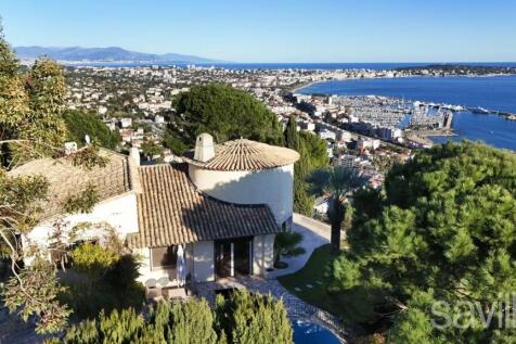 property with sea view near Cannes
