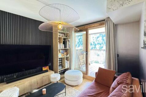 Lounge balcony mountain view apartment Courchevel 