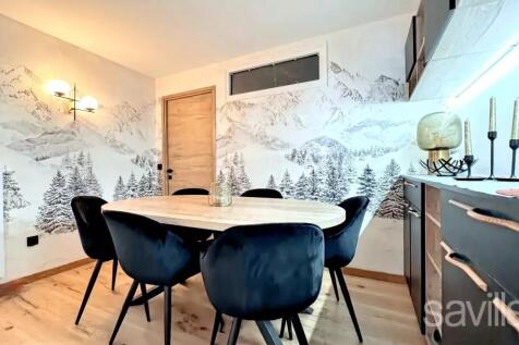Dining room apartment Courchevel Moriond