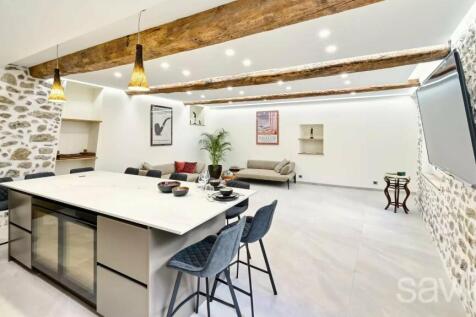 two bedroom apartment for sale Antibes Old Town