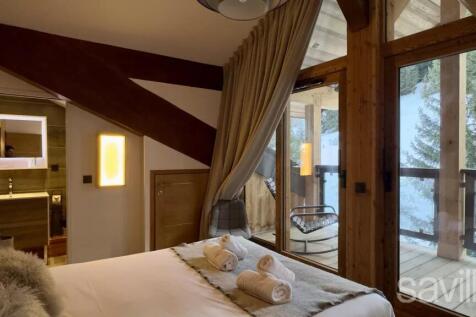 Mountain view bedroom Courchevel Moriond