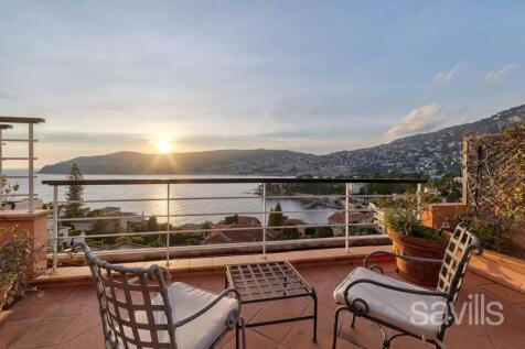 Terrace with sea views