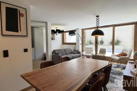 apartment large terrace Courchevel Moriond