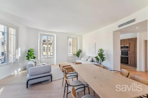 Reception room with dining area 