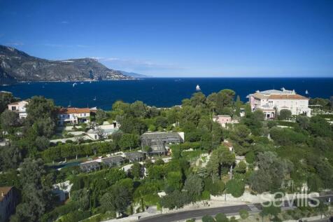 Villa with sea view for sale