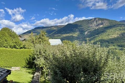 Mountains view village house Courchevel