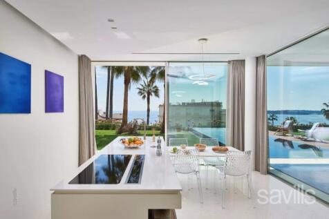A modern villa for sale in Cannes